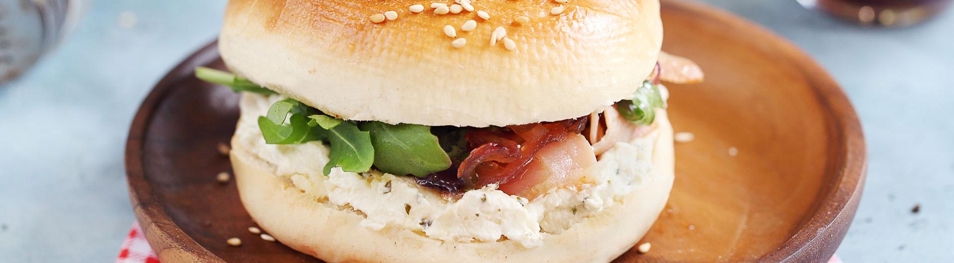 Bagels bacon et Fromage Fouetté Madame Loïk Ail et Fines Herbes