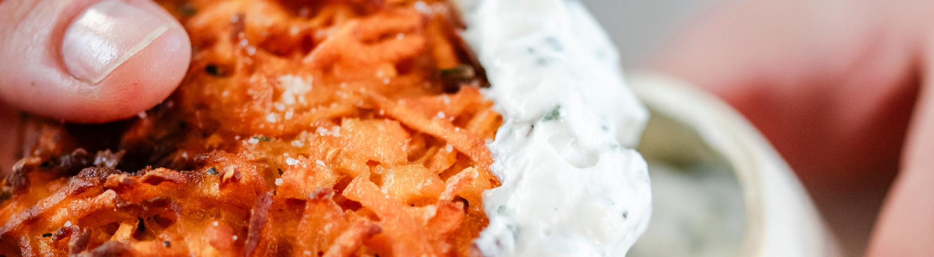 Hash brown de patate douce et dip de Crème Fraîche 15% citronnée
