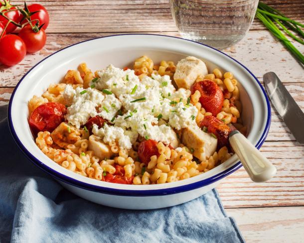 Coquillettes au Fromage Fouetté Madame Loïk Nature, tomates cerises et poulet