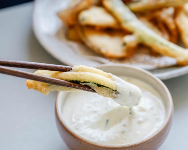 Tempura de légumes d’été et dip fromage blanc / fromage frais Paysan Breton Professionnel, épice Kari Gosse