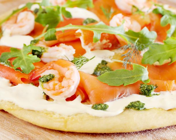 Pizza blanche au saumon fumé et à la Crème Fraîche Épaisse Légère 15%