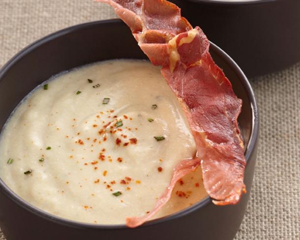 Velouté d’asperges blanches, jambon italien et crème fraîche épaisse 30%